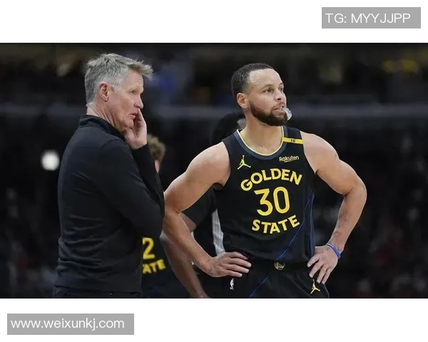 勇士与篮网总决赛激战正酣谁将捧起冠军奖杯成就辉煌历史 勇士与篮网总决赛激战正酣谁将捧起冠军奖杯成就辉煌历史