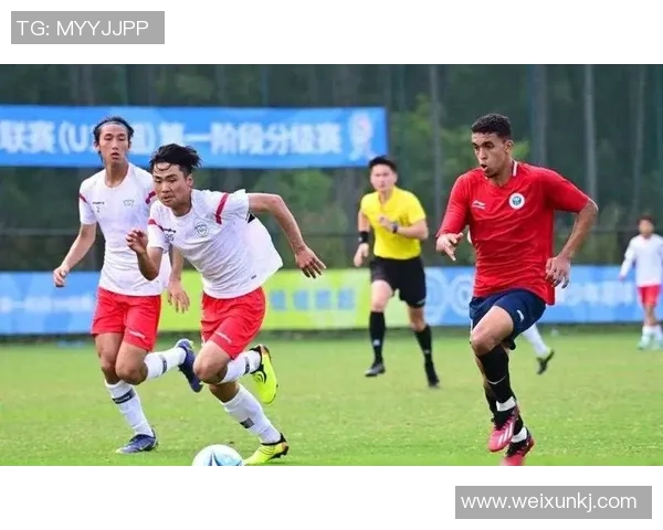 U19荷兰队与保加利亚队激战正酣谁能在青少年足球赛中胜出